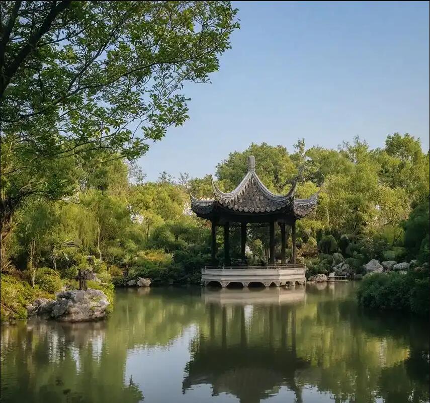 广安广安迷茫餐饮有限公司